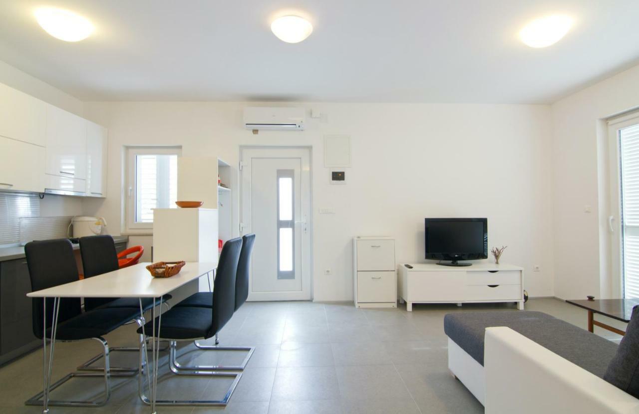 Apartment Botta Mimice Esterno foto